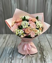 Букет цветов из:  Гвоздики, Розы и Хризантемы в Краснодаре