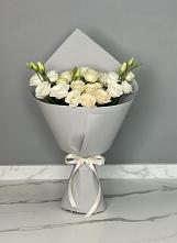 Букет цветов из:  Розы и Лизиантусы в Краснодаре